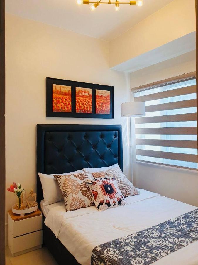 2 Bedroom Condo Vine Residences Quezon City With Pool Wifi Karaoke Board Games Netflix 외부 사진