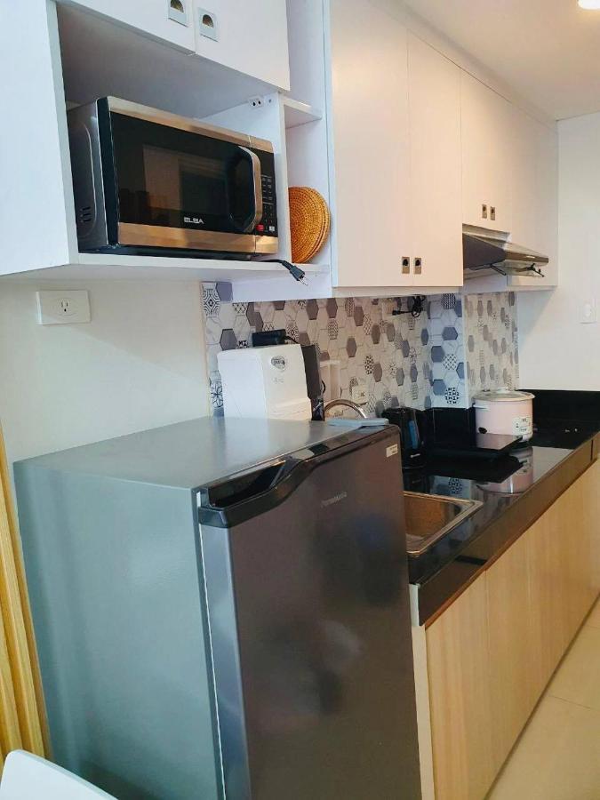 2 Bedroom Condo Vine Residences Quezon City With Pool Wifi Karaoke Board Games Netflix 외부 사진
