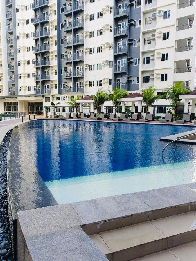 2 Bedroom Condo Vine Residences Quezon City With Pool Wifi Karaoke Board Games Netflix 외부 사진