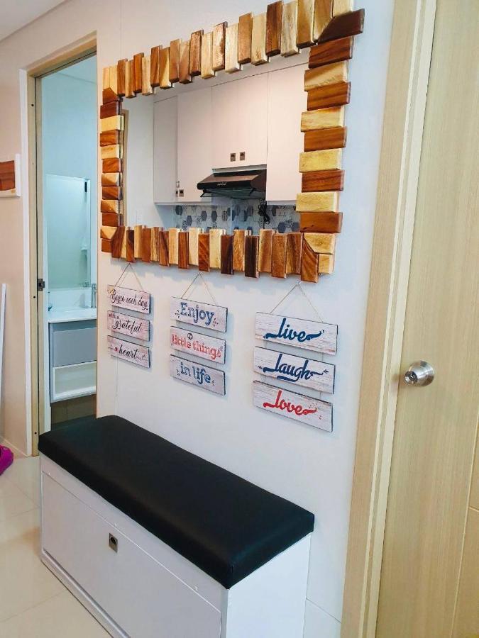 2 Bedroom Condo Vine Residences Quezon City With Pool Wifi Karaoke Board Games Netflix 외부 사진