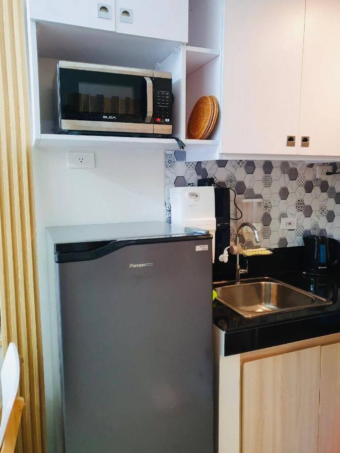 2 Bedroom Condo Vine Residences Quezon City With Pool Wifi Karaoke Board Games Netflix 외부 사진